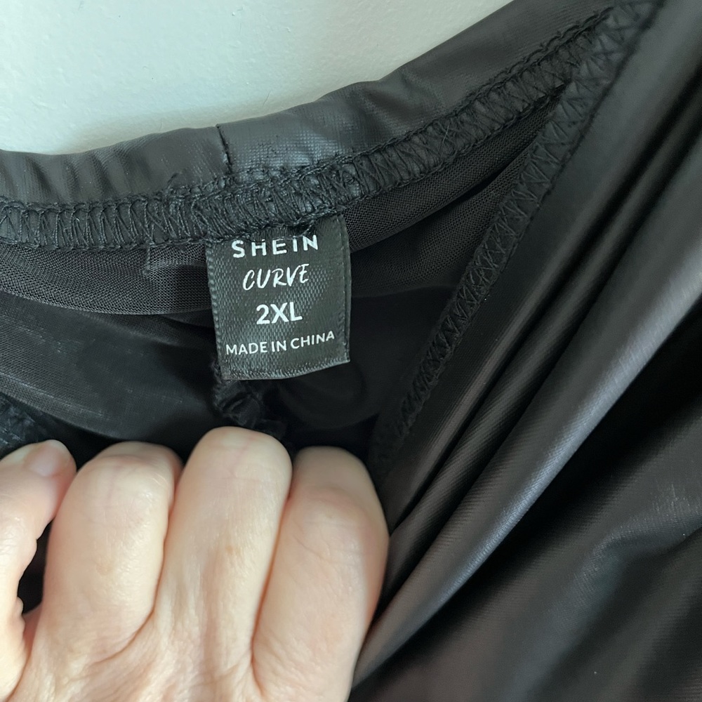 Black SHEIN pants/leggins - Picture 2 of 2